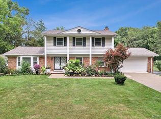 13139 White Lake Rd, Fenton, MI 48430