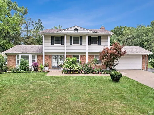 13139 White Lake Rd, Fenton, MI 48430