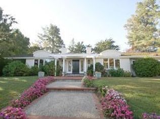 445 Darrell Rd, Hillsborough, CA 94010