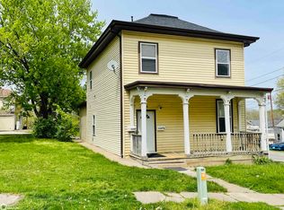 1122 Valley St, Burlington, IA 52601