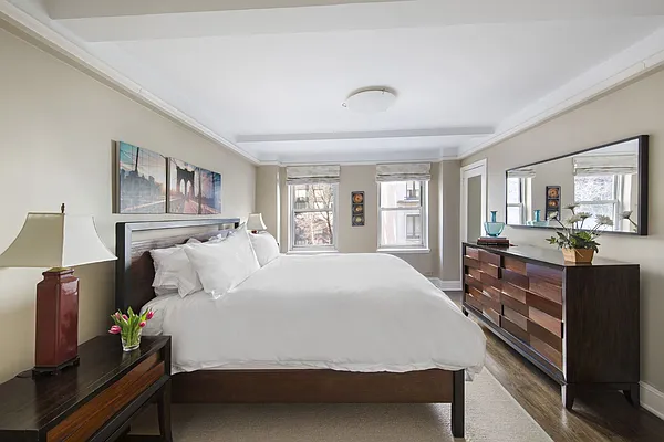 Sold by Warburg | media 2