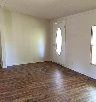 4th image of 5917 Paynes Ln