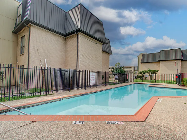 8429 Hearth Dr #27 — Photo 42