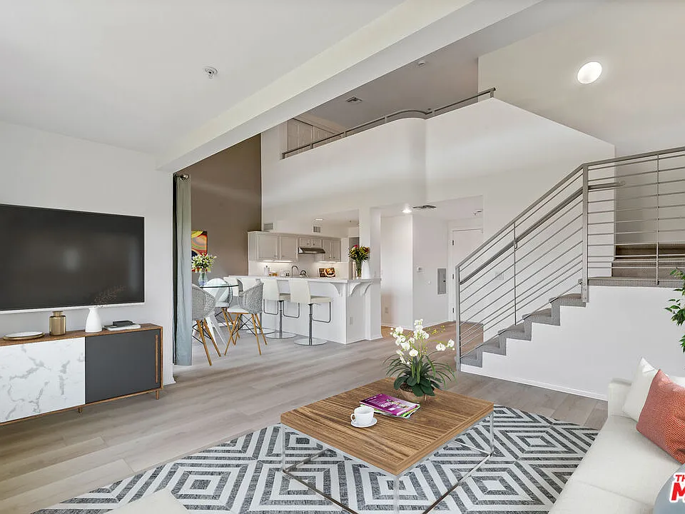 13200 Pacific Promenade #438