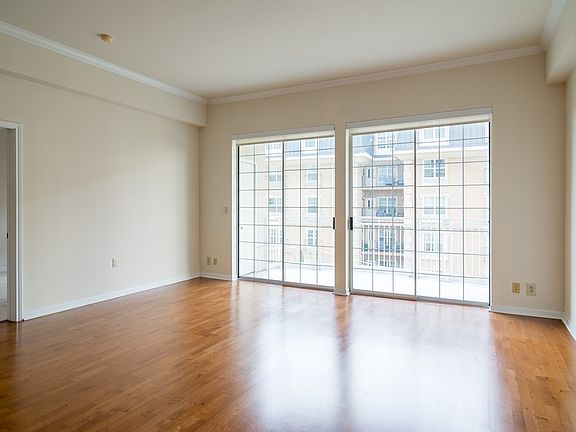 2nd image of 3225 Turtle Creek Blvd APT 542