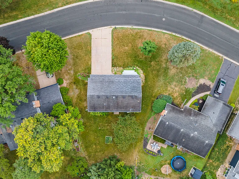 3916 Ensign Ave N — Photo 27
