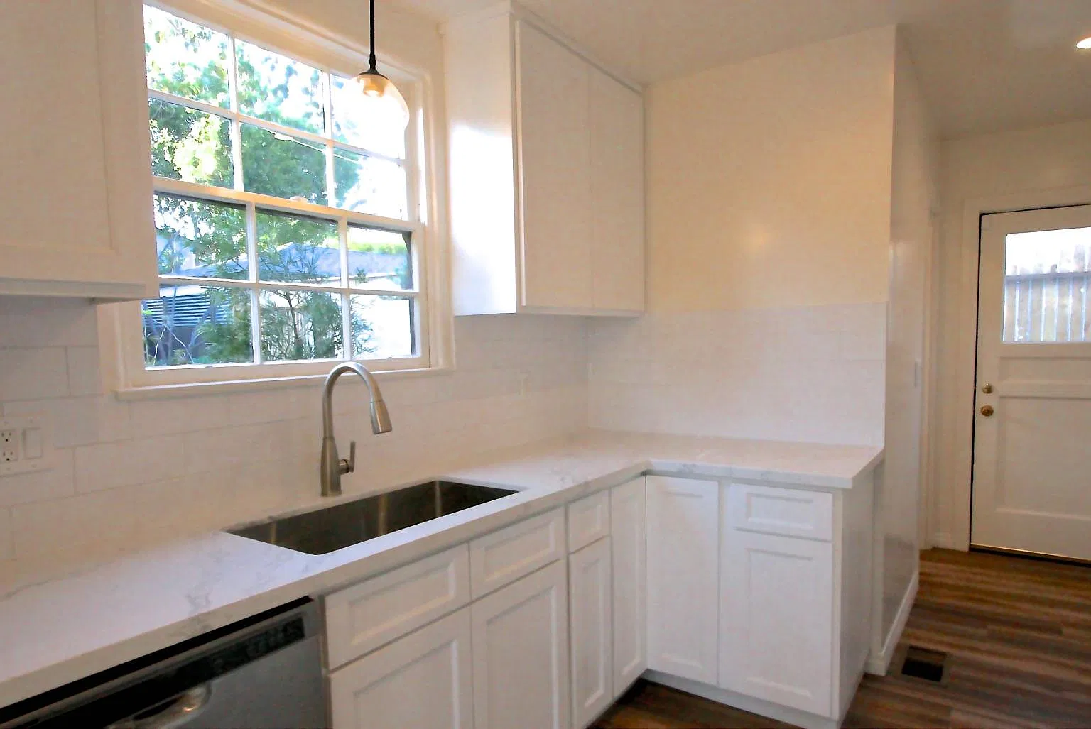 2745 Tesla Ave — Photo 4