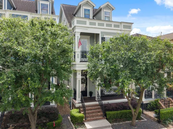 924 Aurora St, Houston, TX 77009