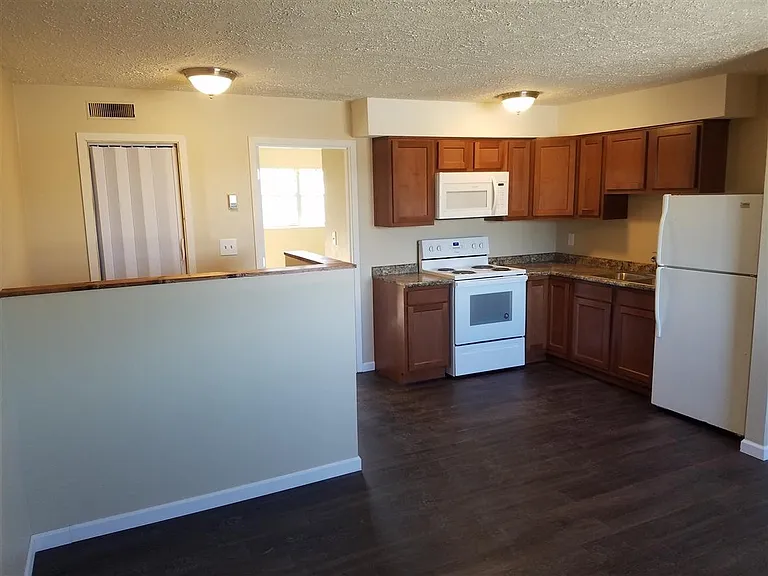 Cardinal Apartments — Photo 5