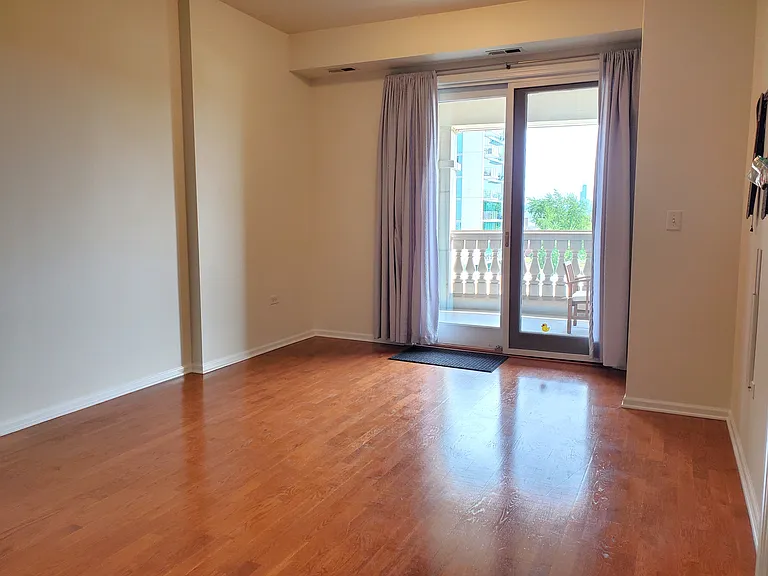 828 W Grace St #611 — Photo 8