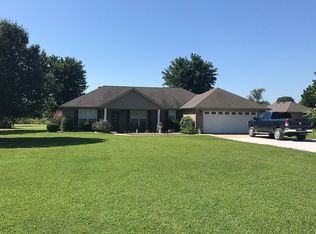 720 W Badger Lee Rd, Sallisaw, OK 74955