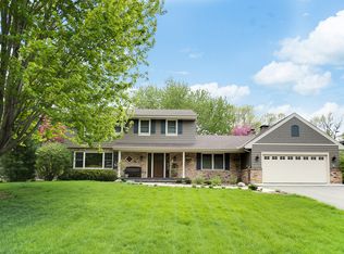 5909 Sun Rd, Edina, MN 55436