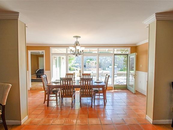 4th image of 4214 Buckingham Dr
