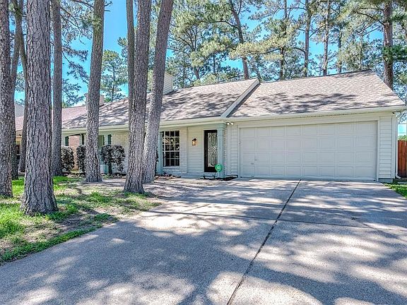 This home sits on a large lot with ample yard space in front and the back, lush landscaping and well-maintained yard!