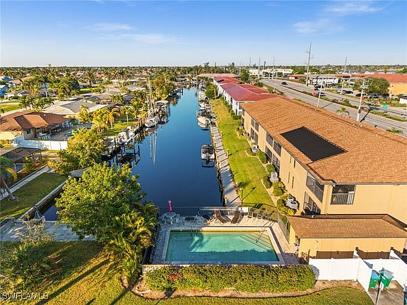 5th image of 232 Cape Coral Pkwy E APT 101