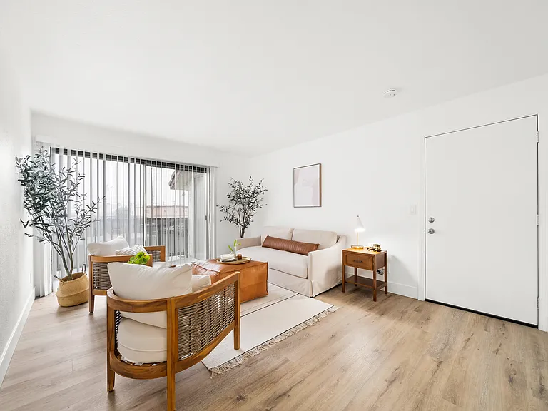 1515 Rosecrans Ave — Photo 8