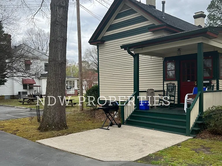 105 Whitehead Ave NE — Photo 10