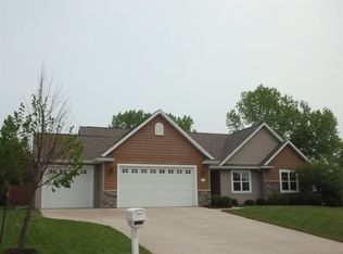 W7182 Fox Hollow Ln, Greenville, WI 54942