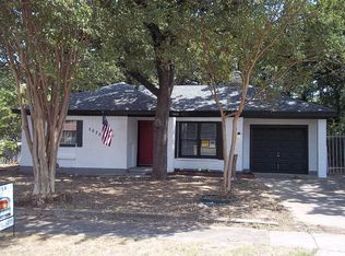 5630 Wainwright Dr, Fort Worth, TX 76112