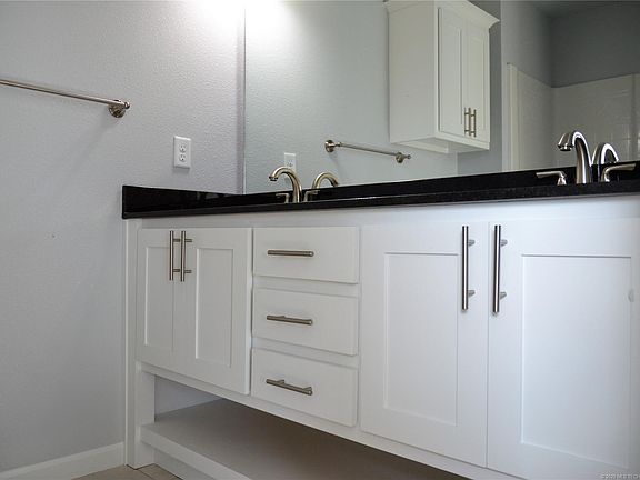 5th image of 4825 E Galveston St