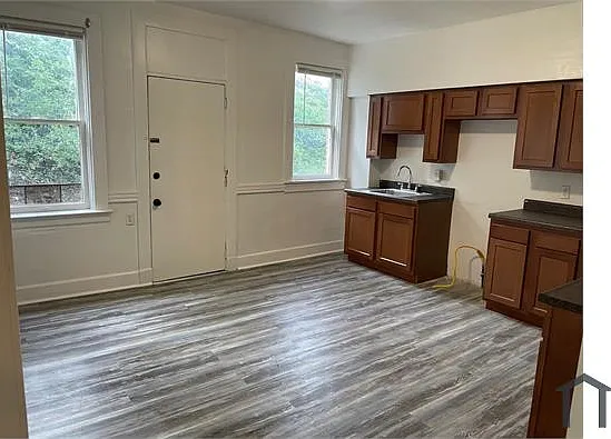 2613 Webster Ave — Photo 14