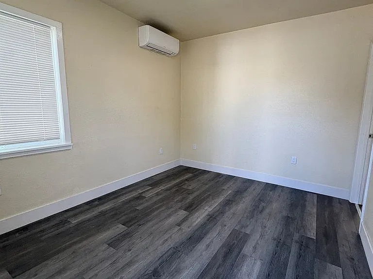 316 6th St #17 — Photo 3