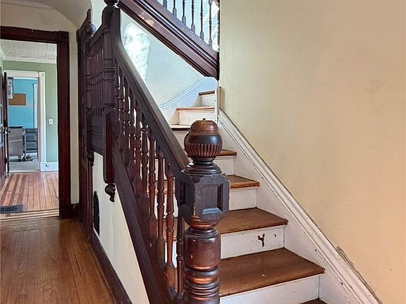 5th image of 1129 Summit Pl