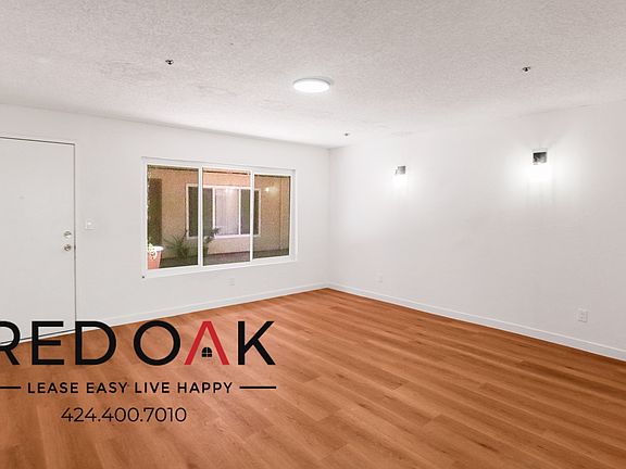 3rd image of 13910 Sayre St #11