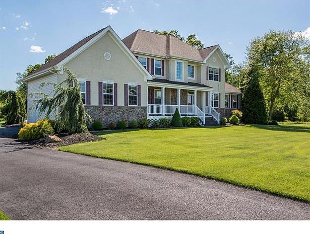 2nd image of 20 Palomino Cir