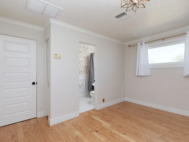 1342 W Monroe St #C — Photo 7