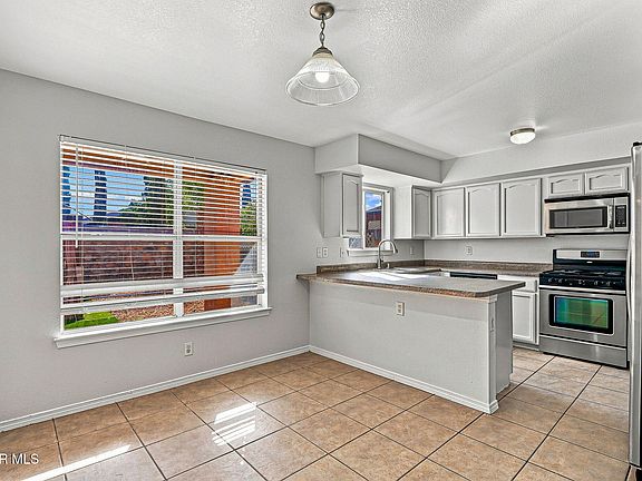 5th image of 3268 Garden Point Dr