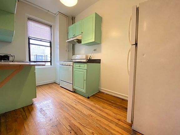 3rd image of 731 W 183rd St #5LL