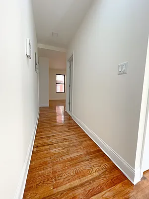 Rented by Select Real Estate | media 16