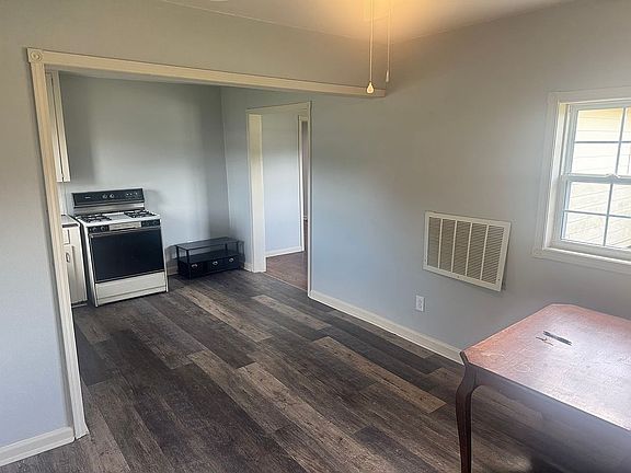 2nd image of 1823 E 12th St