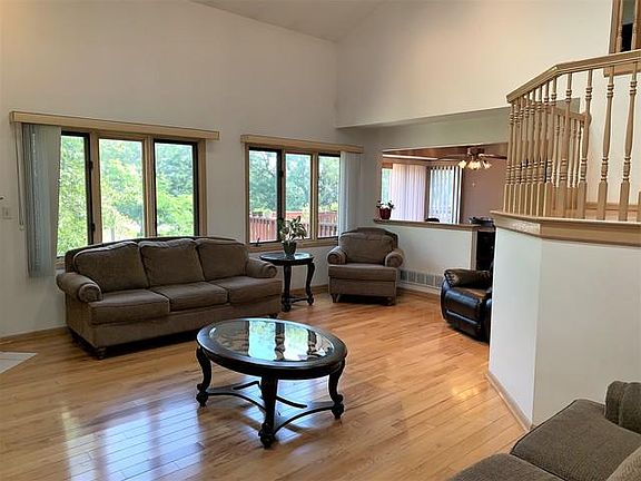 5th image of 9406 Boardwalk Ln