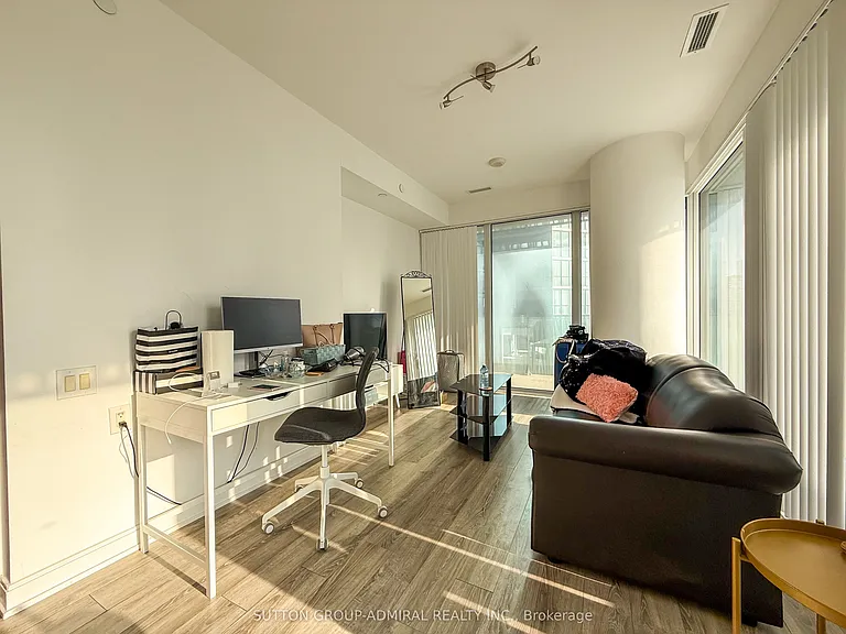 42 Charles St E #2204 — Photo 8