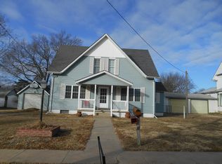 731 N Chestnut St, Red Cloud, NE 68970
