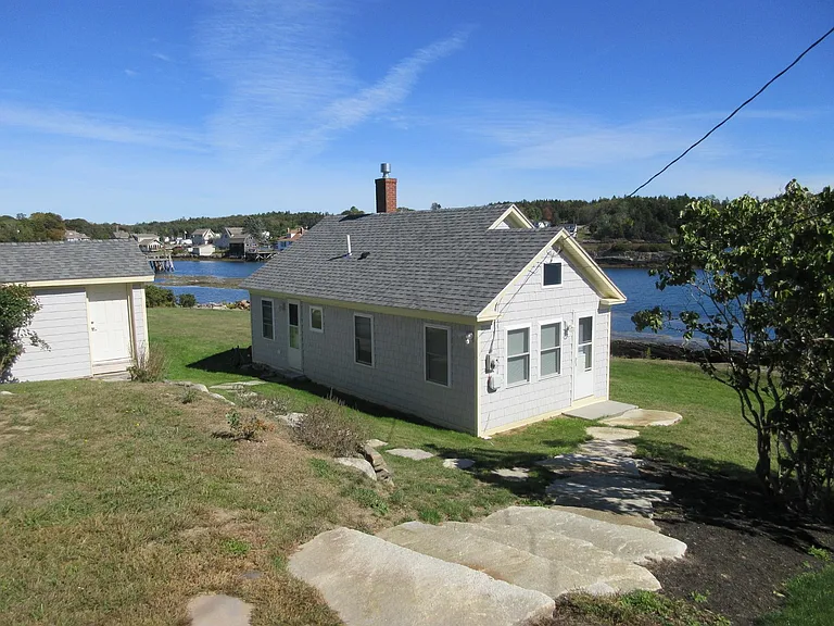 39 Leeman Rd — Photo 4