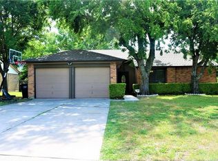 413 Little Fox Ln, Fort Worth, TX 76108