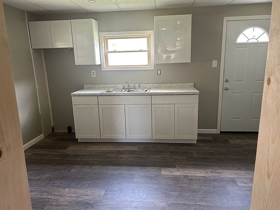 4th image of 854 Market St