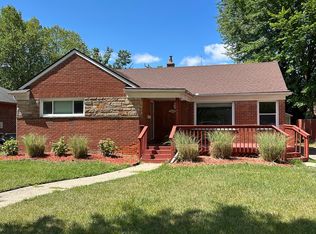24631 Cloverlawn St, Oak Park, MI 48237