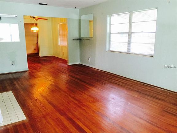 3rd image of 2202 Montana St