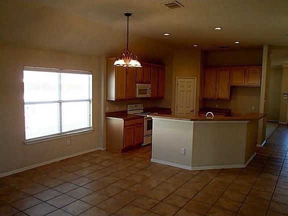 3rd image of 1543 Westfield Ln
