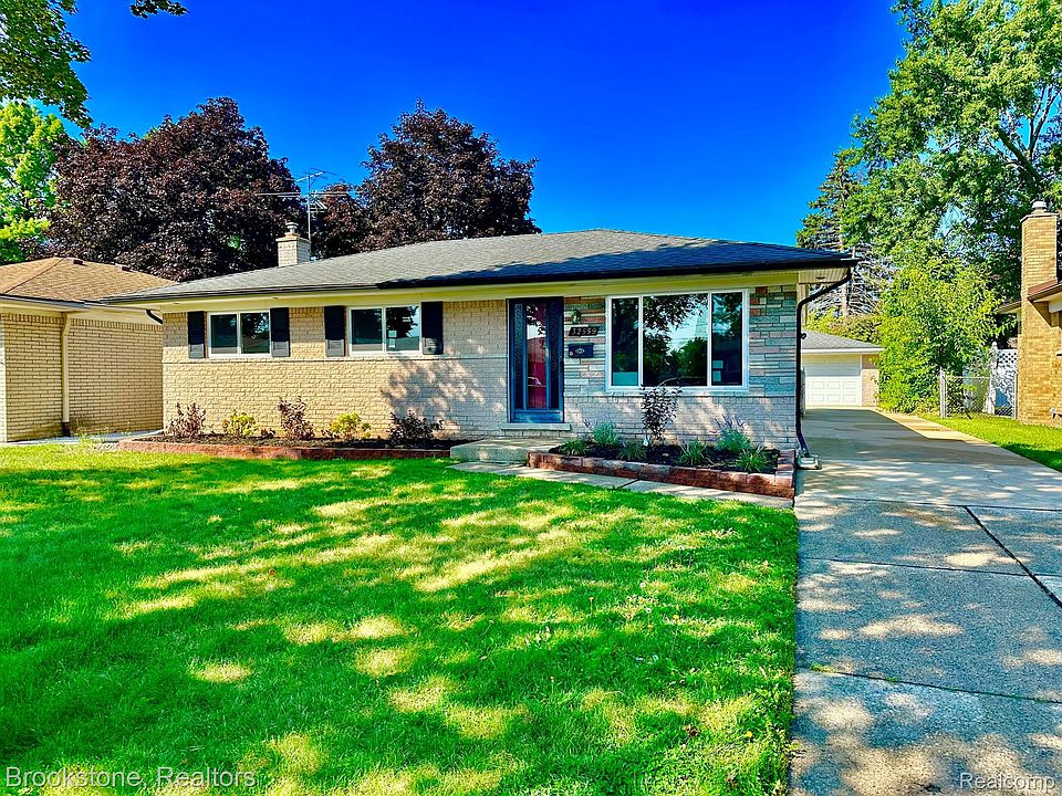 1st image of 32559 Shawn Dr