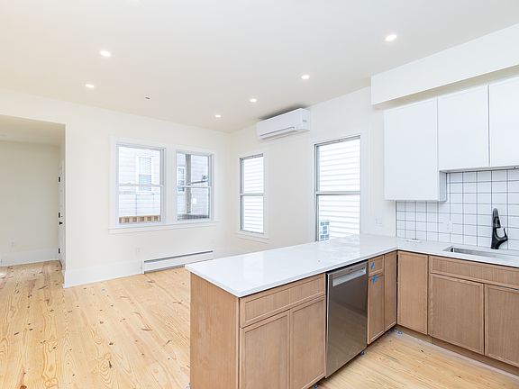 2nd image of 219 Trenton St Floor 2