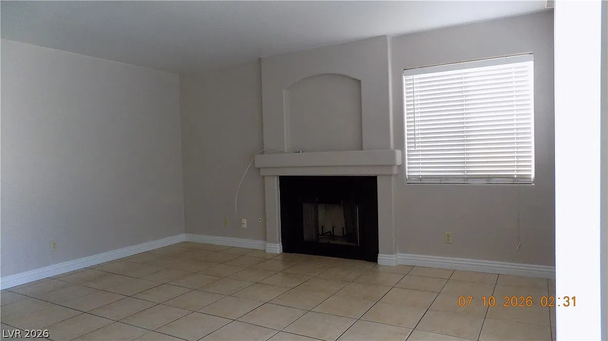 4 bed, 3.0 bath, 1863 sqft, $2,200 — Photo 3