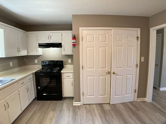 5th image of 1828 Harbor Dr