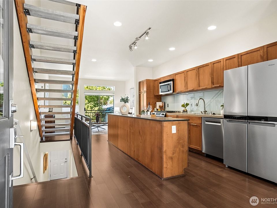 1st image of 2804 S Columbian Way