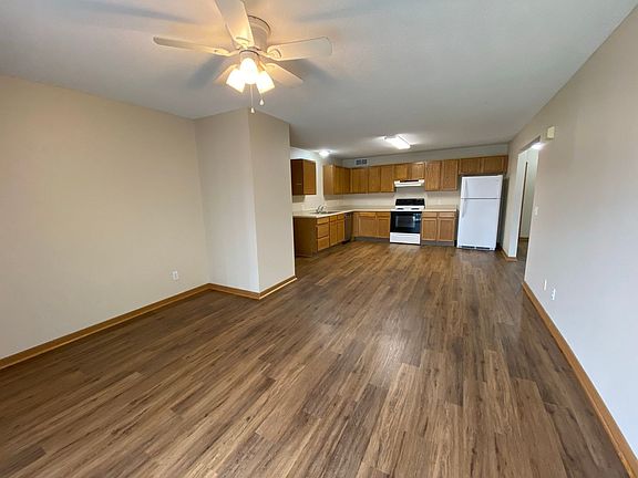 5th image of 802 Dickinson Ave #410