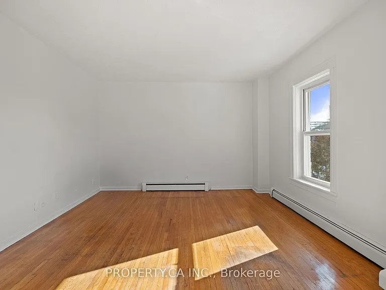 120 Stephenson Ave #UPPER — Photo 2